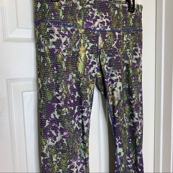 Lululemon Wunder Under Pant Full-On Luxtreme 
Floral Sports Backdrop Iris Flower - Picture 3 of 9
